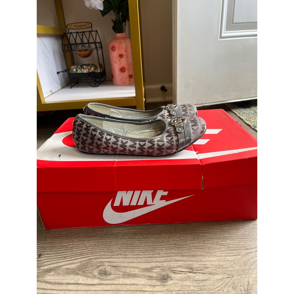Michael Kors Tori Drew 2 Girls Grey Ballet Flats Size 4